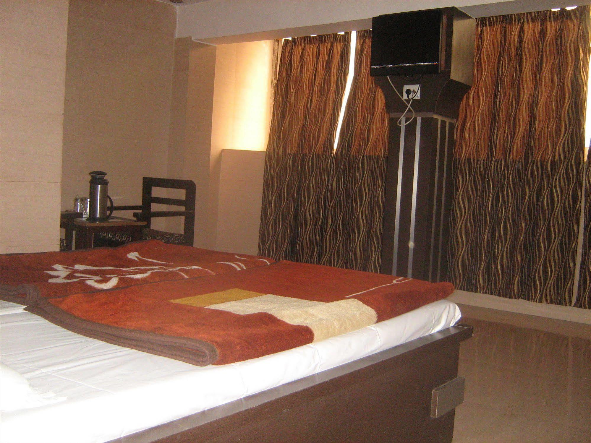 Hotel Gyan Haridwār Exteriör bild